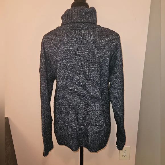 Banana Republic Navy Blue Knit Turtleneck Cozy Sweater - Size Large - Picture 4 of 7